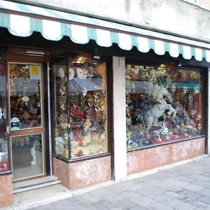  Apartment Close Guglie Bridge Italy