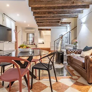  Apartment Italian Experience-rio San Lorenzo Boutique